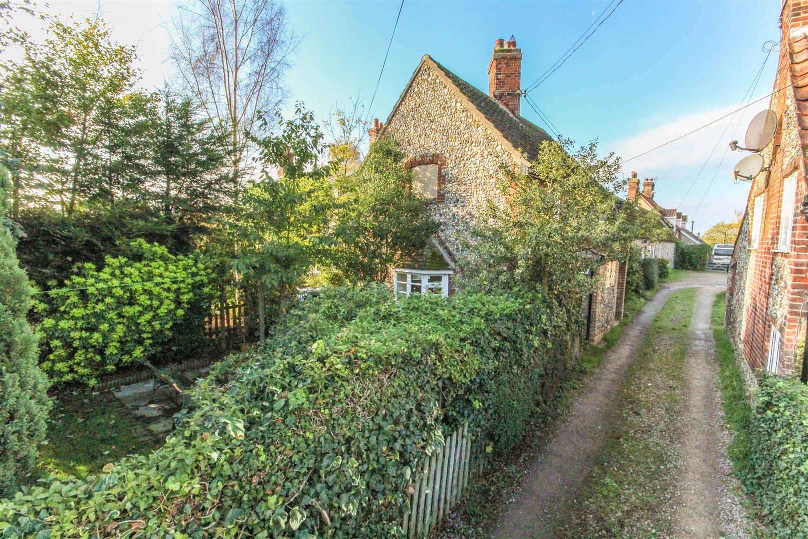 2 Bedroom to let in Bury St. Edmunds Cheffins Newmarket Office